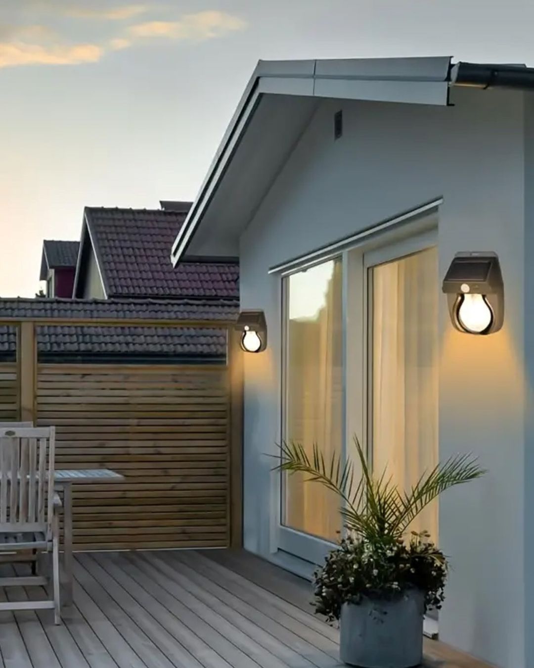 Foco Lampara Solar De Pared Luz Calida